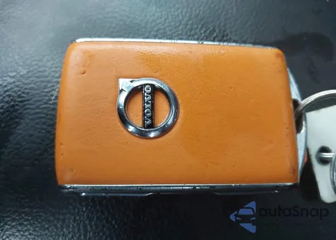 2021 Volvo Xc40 T5 Momentum from USA, damaged, VIN YV4162UK9M2471033